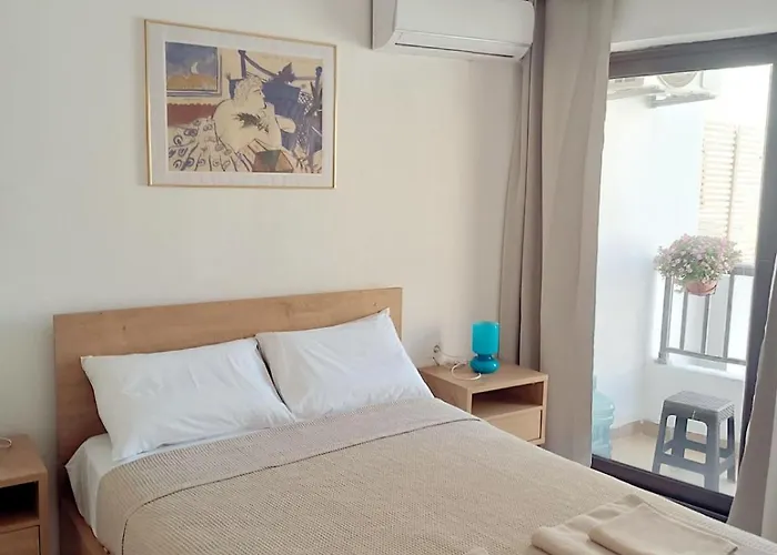 In Rhodes Town And Near The Lejlighed Rhodes City